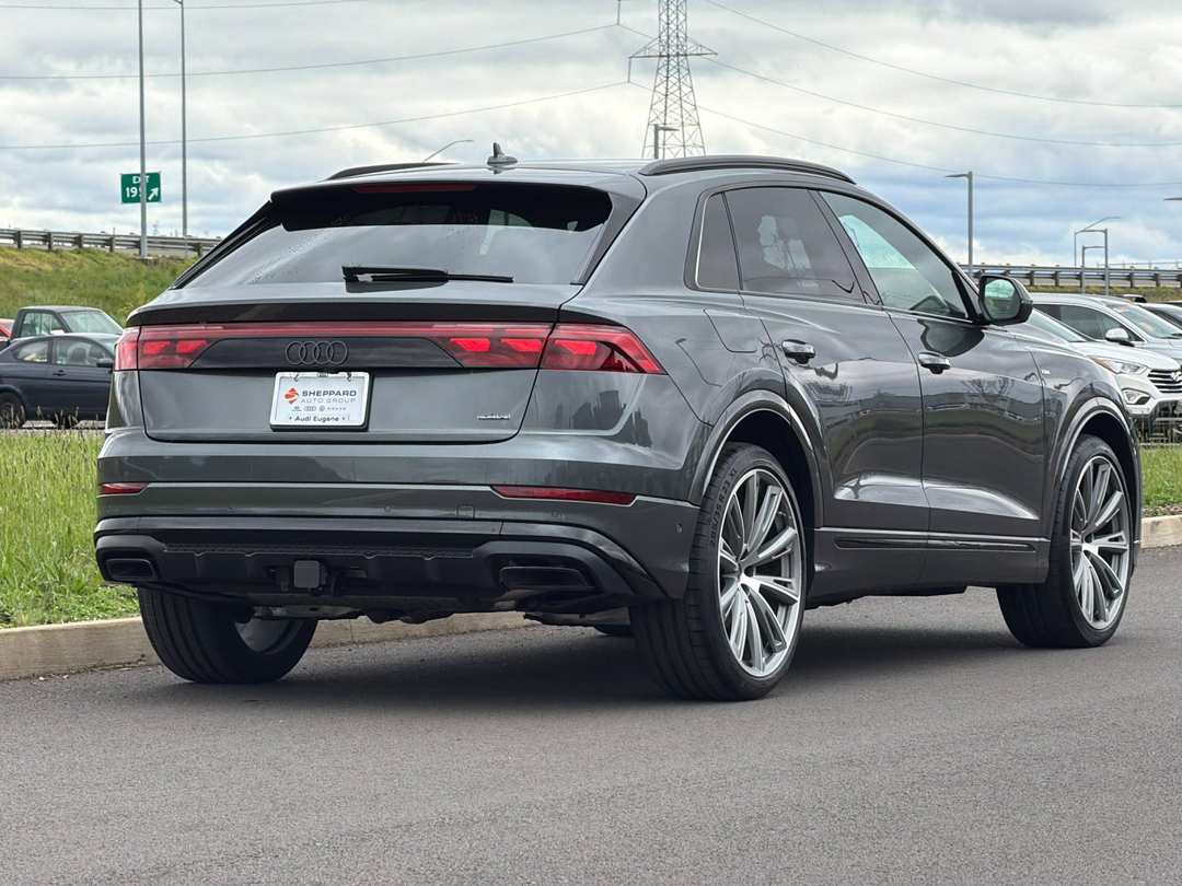 2026 Audi Q8 - Image 3