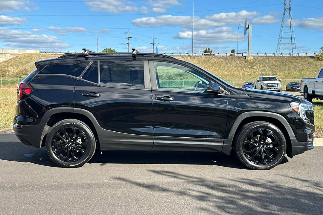 2022 GMC Terrain SLE - Image 2