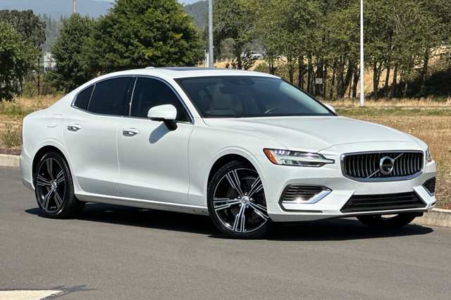 2021 Volvo S60 Recharge Plug-In Hybrid T8 Inscription