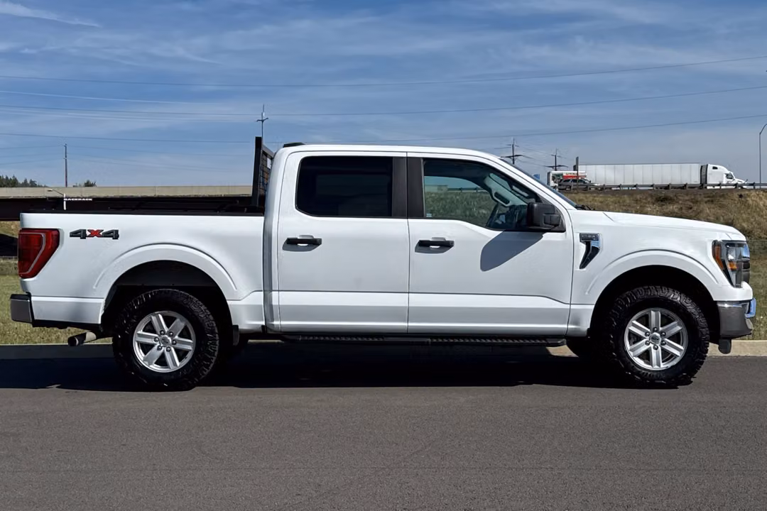 2023 Ford F-150 XLT - Image 2