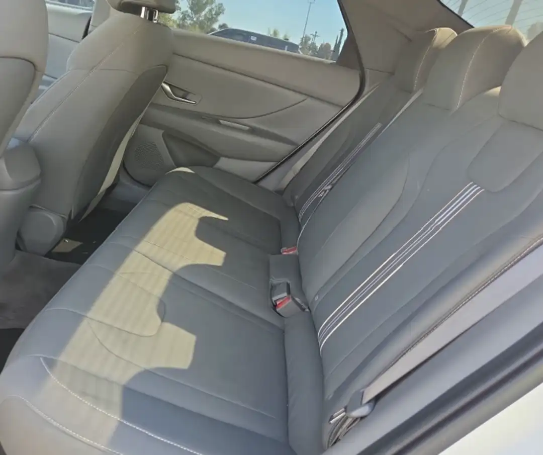 2023 Hyundai Elantra Hybrid Blue - Image 3