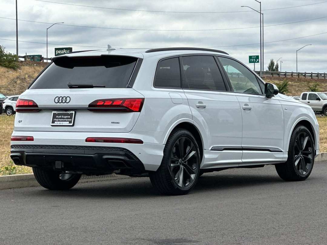 2026 Audi Q7 - Image 3