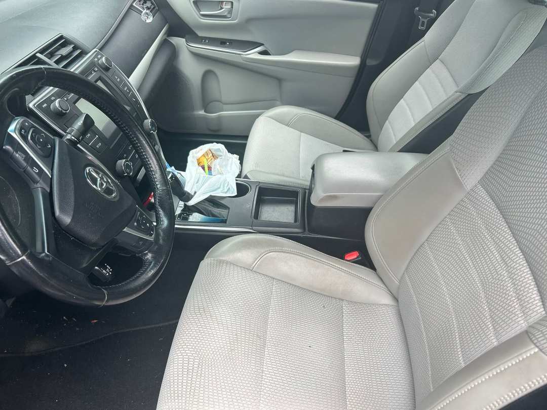 2016 Toyota Camry SE - Image 3