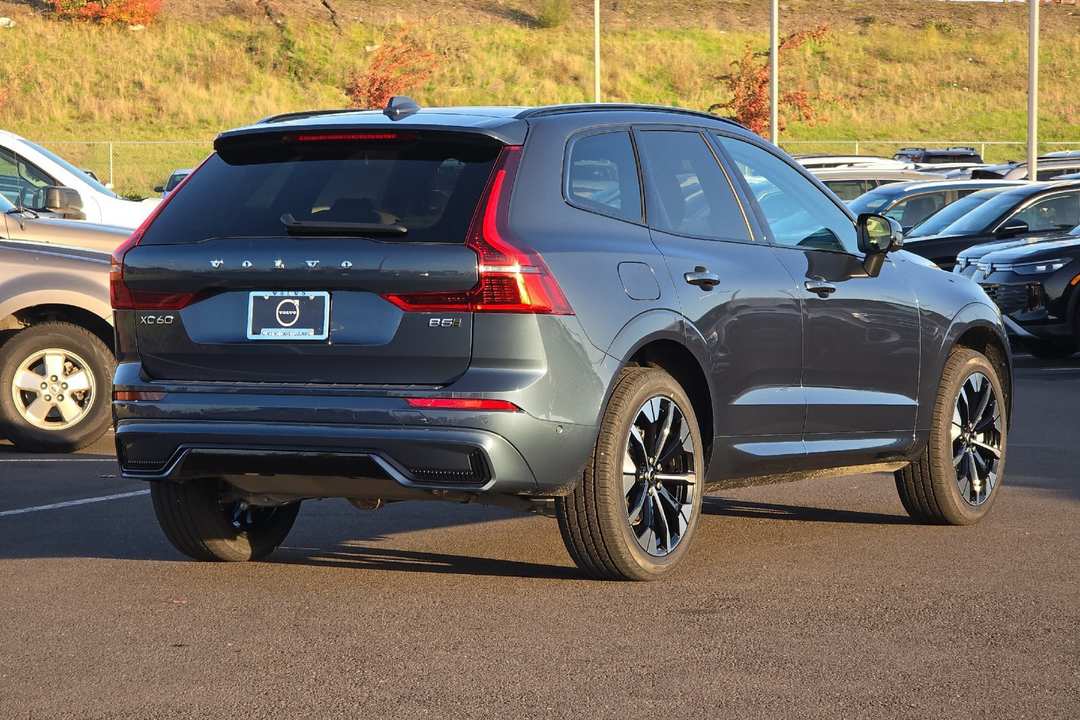 2026 Volvo Xc60 B5 Plus - Image 3