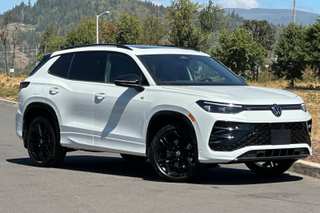 2026 Volkswagen Tiguan 2.0T SE RLine Black