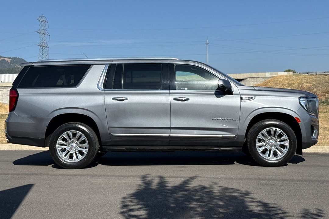 2022 GMC Yukon Xl Denali - Image 2