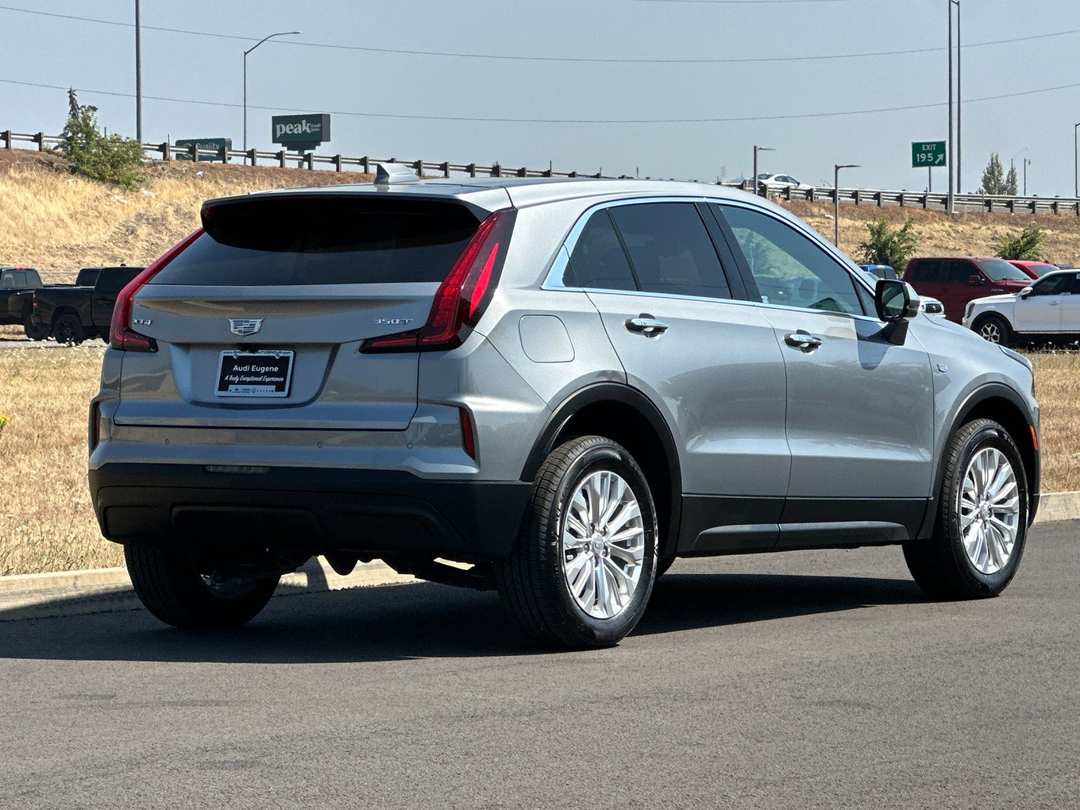 2024 Cadillac Xt4 Luxury - Image 3