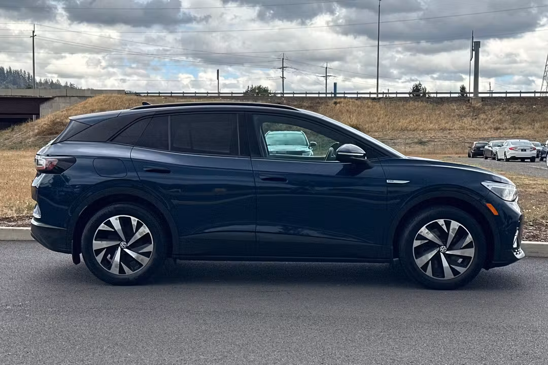 2023 Volkswagen Id.4 Pro - Image 2