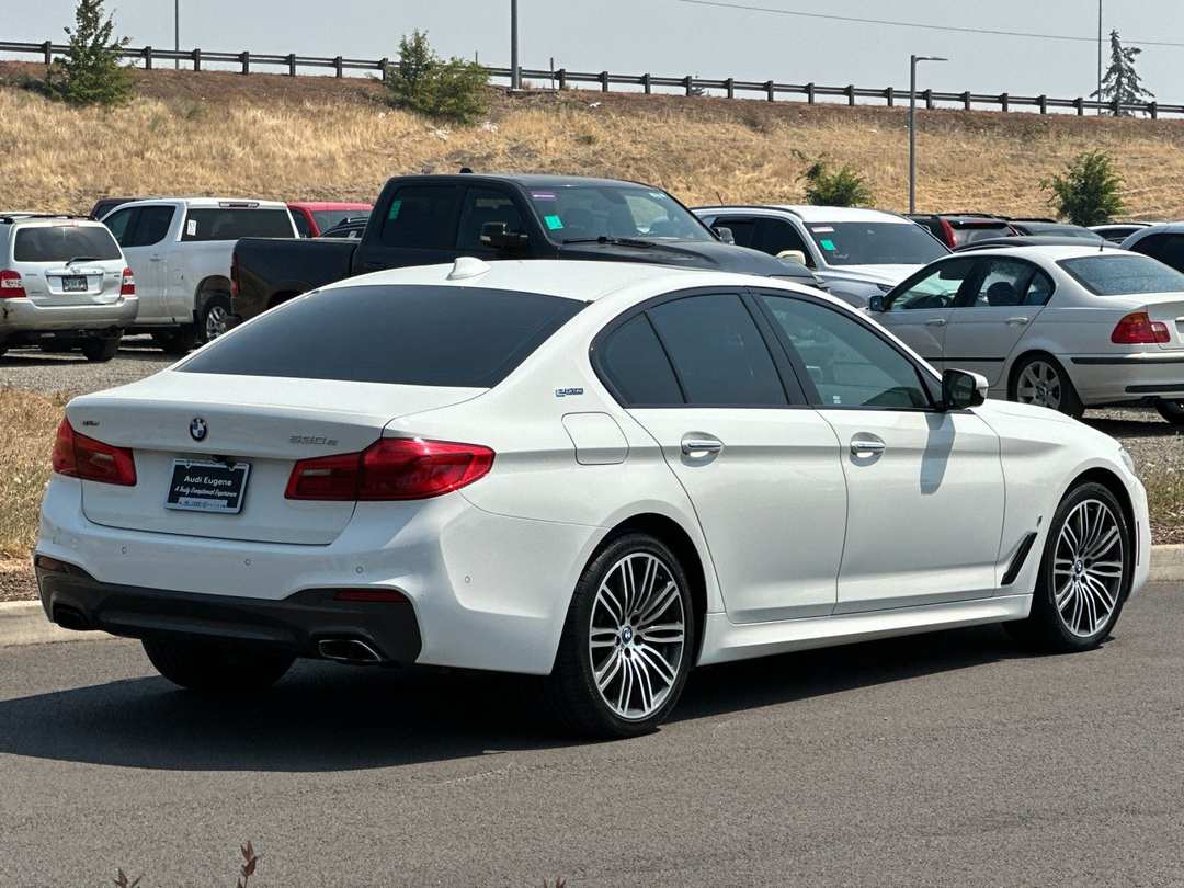 2018 BMW 5 Series 530e iPerformance - Image 3