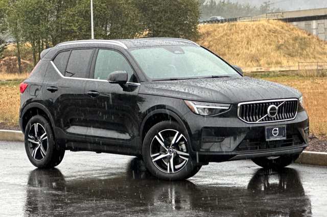 2025 Volvo Xc40 B5 Core