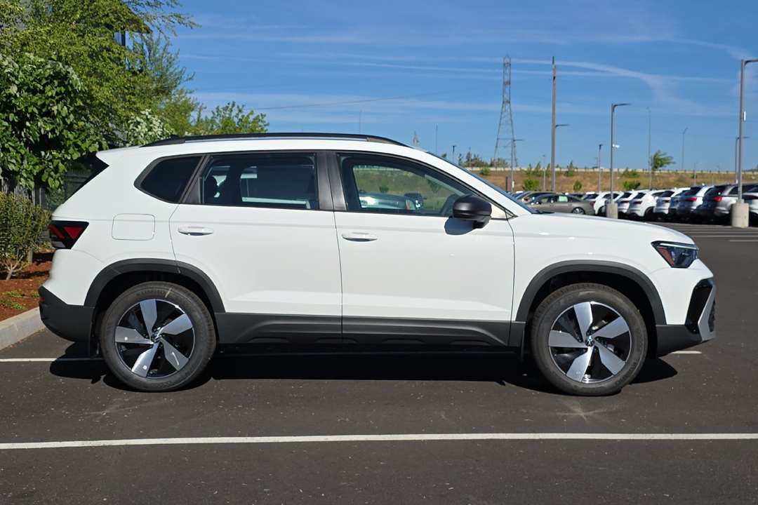 2025 Volkswagen Taos 1.5T S - Image 2