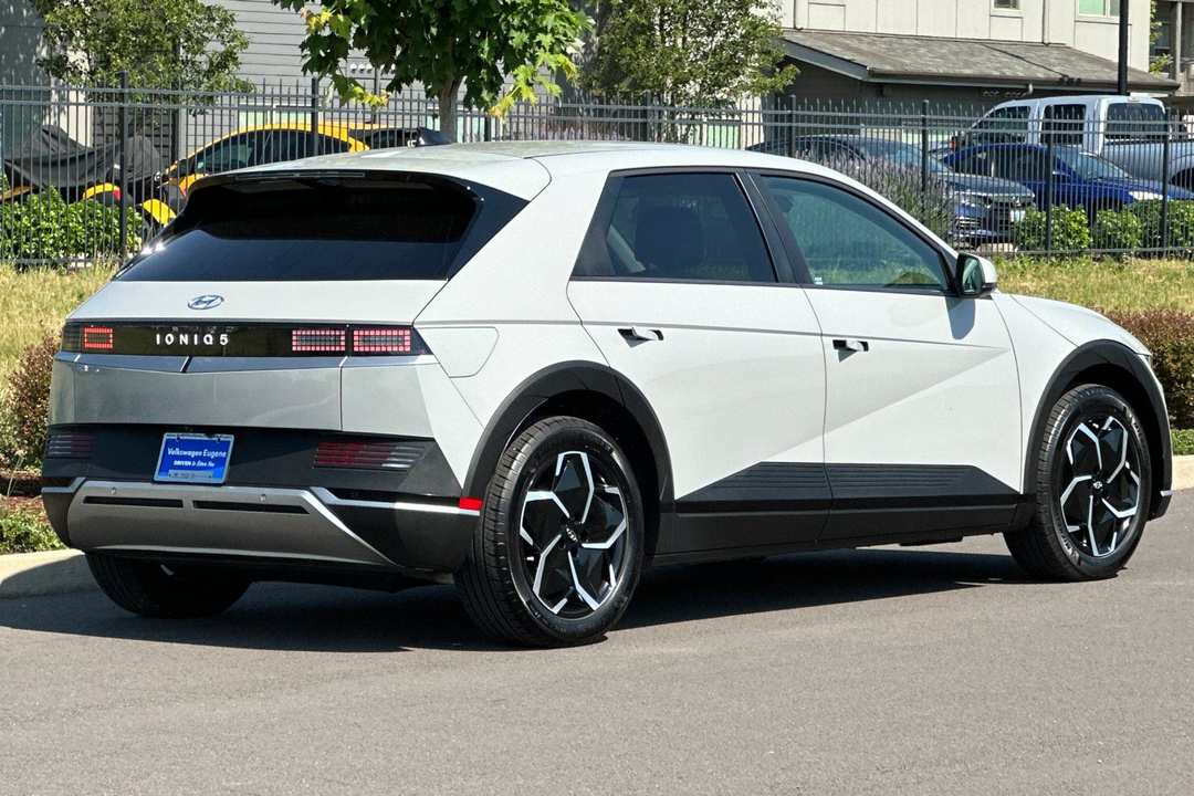 2024 Hyundai Ioniq 5 SEL - Image 3