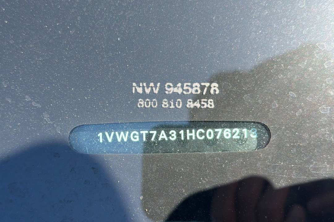 2017 Volkswagen Passat 1.8T SE - Image 2