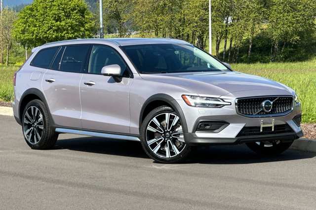 2026 Volvo V60 Cross Country B5 Ultra