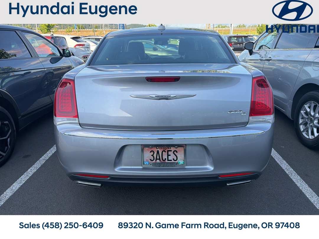 2016 Chrysler 300 C - Image 2