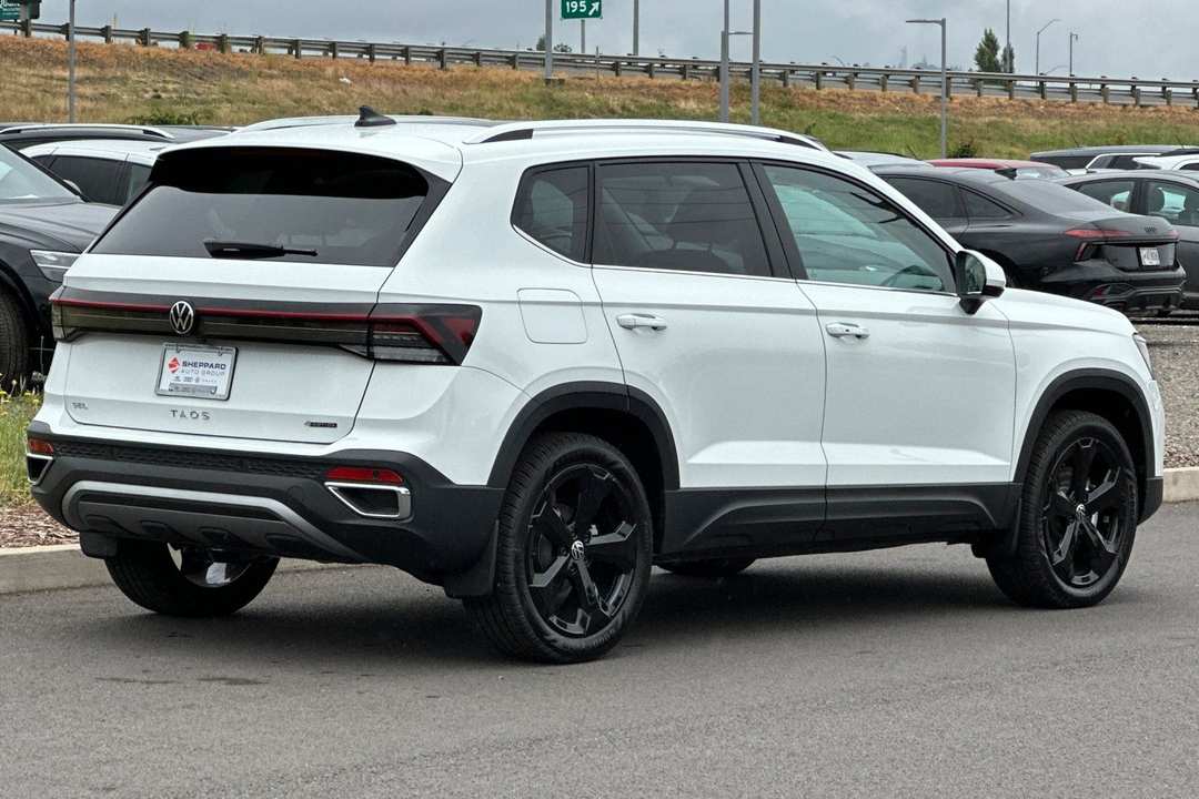2026 Volkswagen Taos 1.5T SEL - Image 3