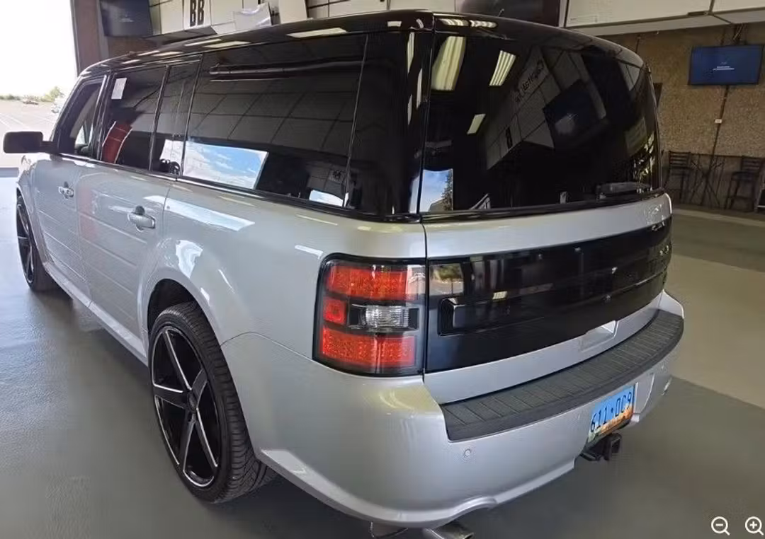 2019 Ford Flex Limited - Image 2