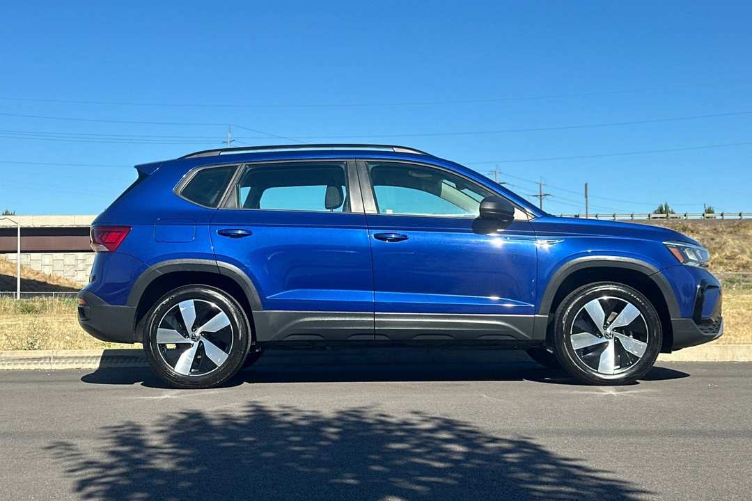 2024 Volkswagen Taos 1.5T S - Image 2