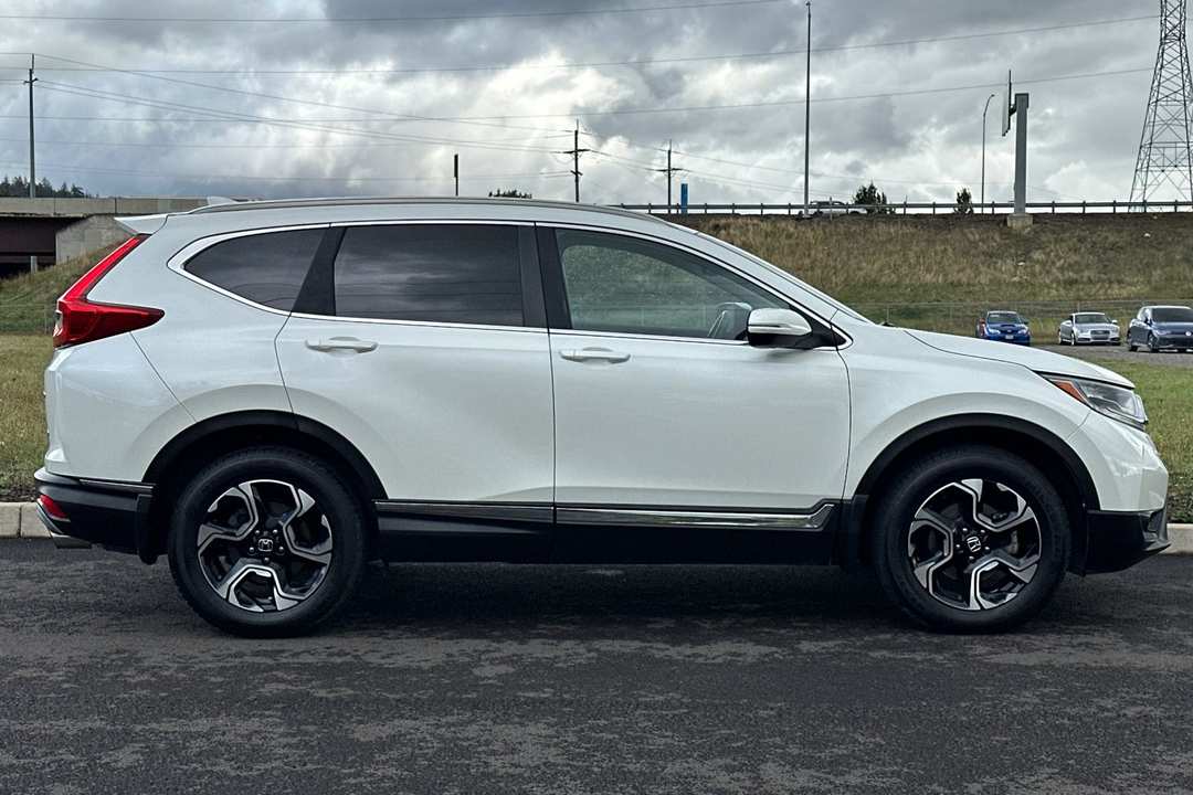 2018 Honda CR-V Touring - Image 2