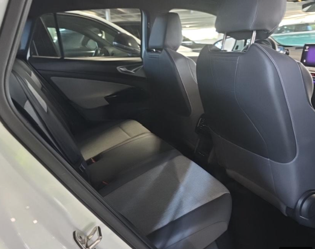2024 Volkswagen Id.4 Standard - Image 2