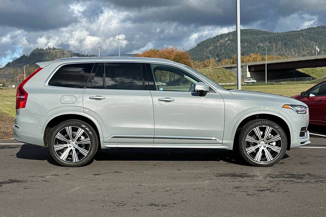 2025 Volvo Xc90 Plug-In Hybrid T8 Plus - Image 3