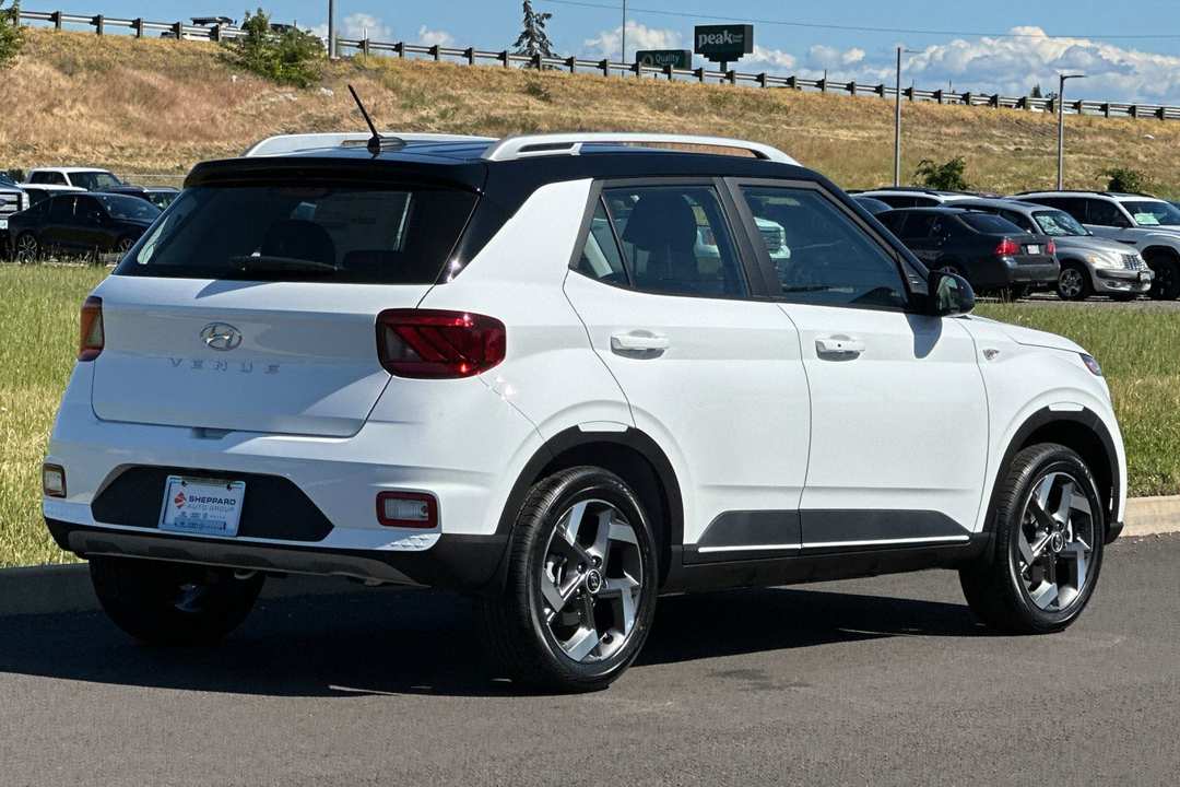 2026 Hyundai Venue SEL - Image 3