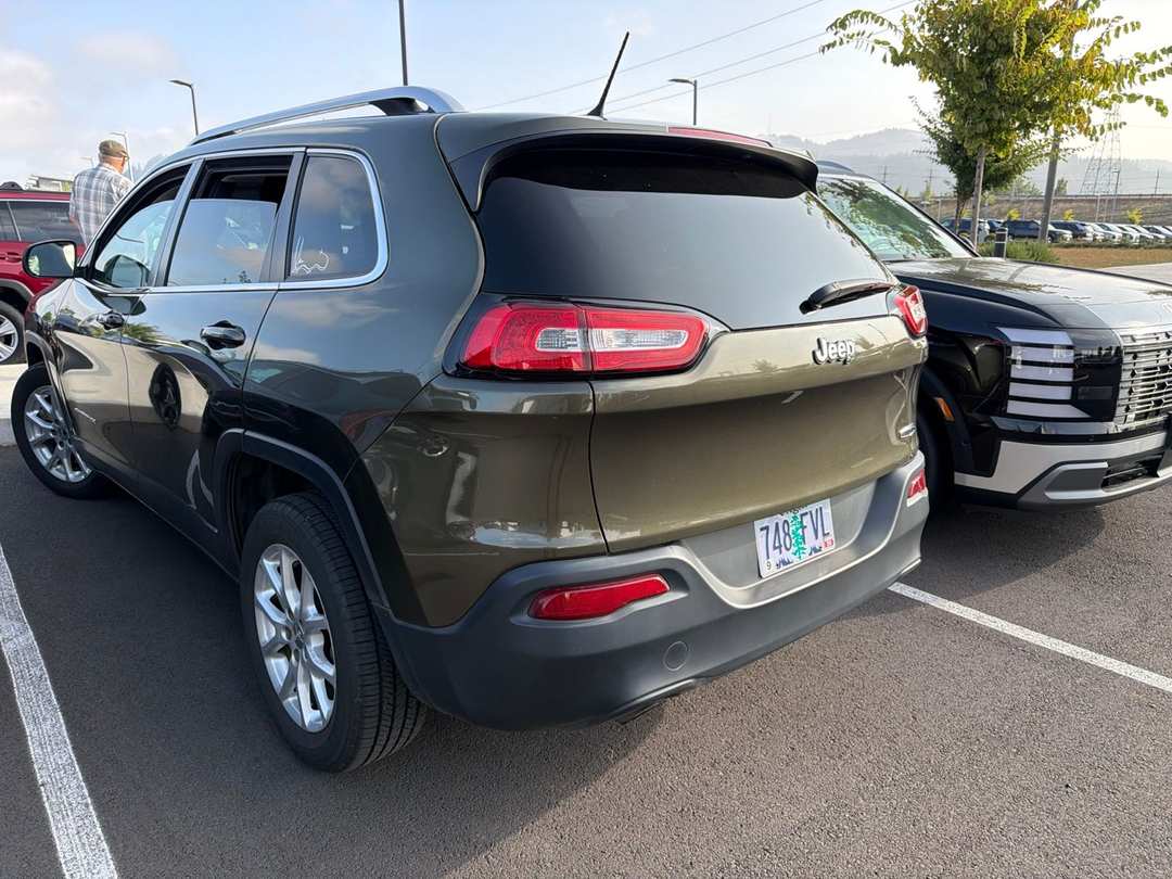 2014 Jeep Cherokee Latitude - Image 2