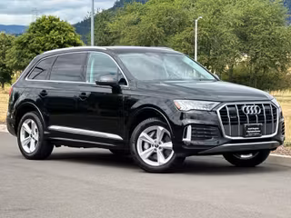 2023 Audi Q7 45 Premium Plus
