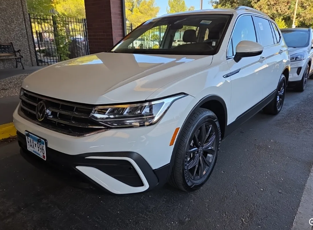 2024 Volkswagen Tiguan 2.0T SE