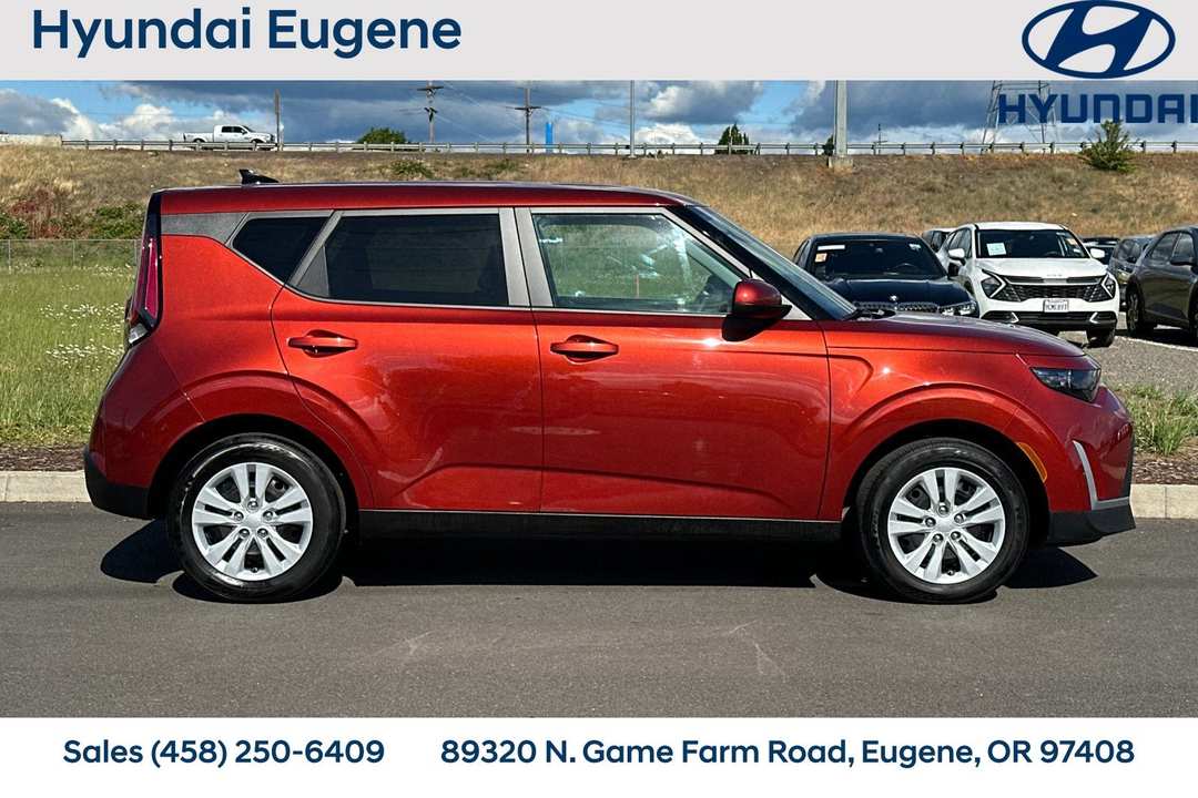 2024 Kia Soul LX - Image 2