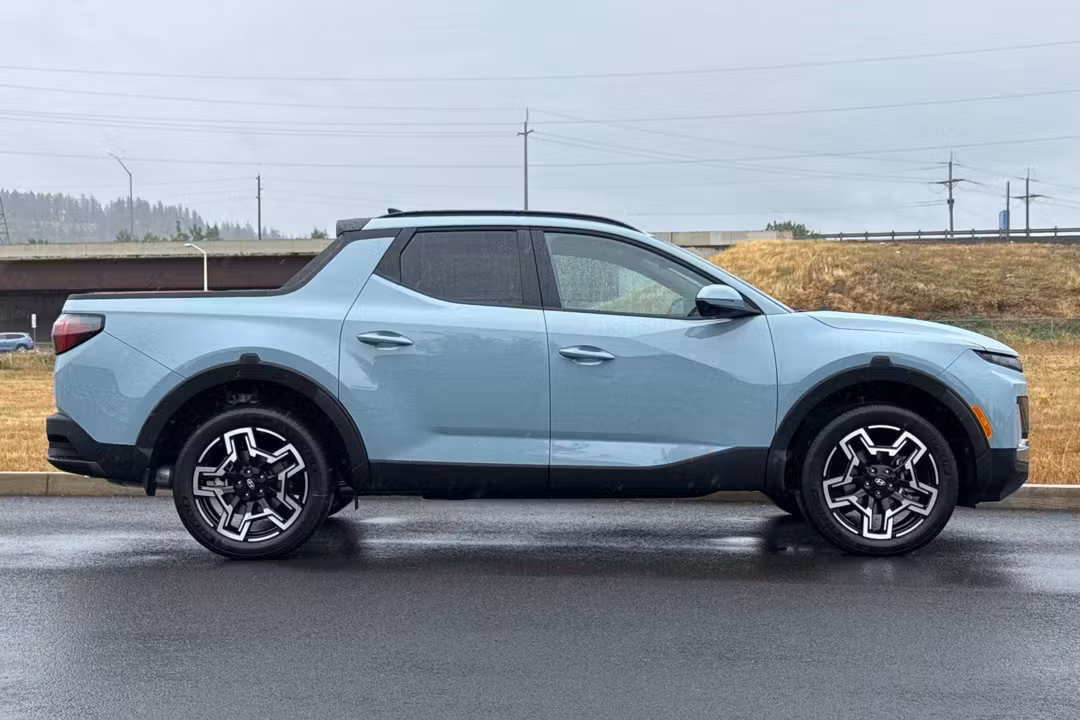 2026 Hyundai Santa Cruz Limited - Image 2