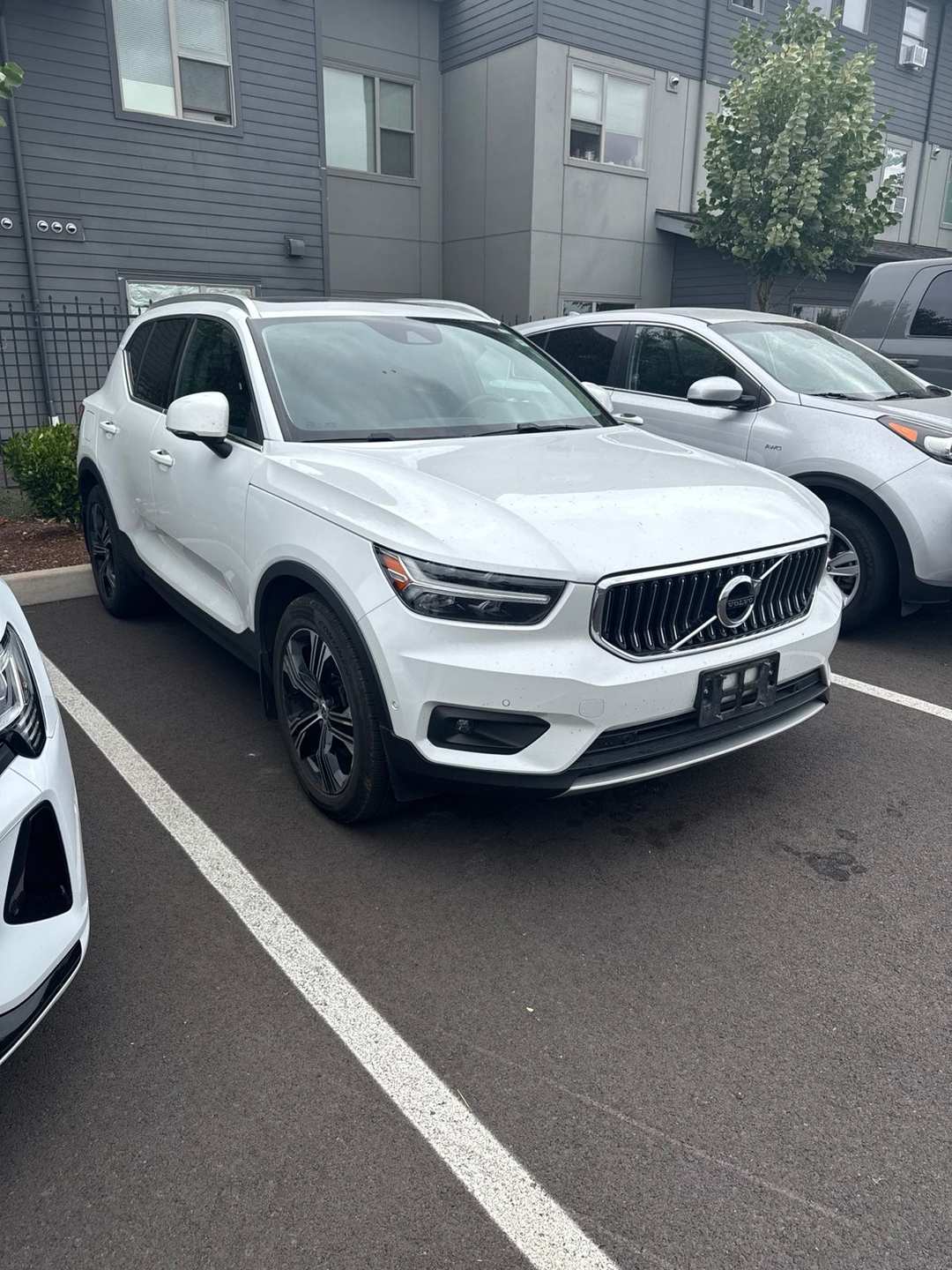 2019 Volvo Xc40 T4 Inscription - Image 2