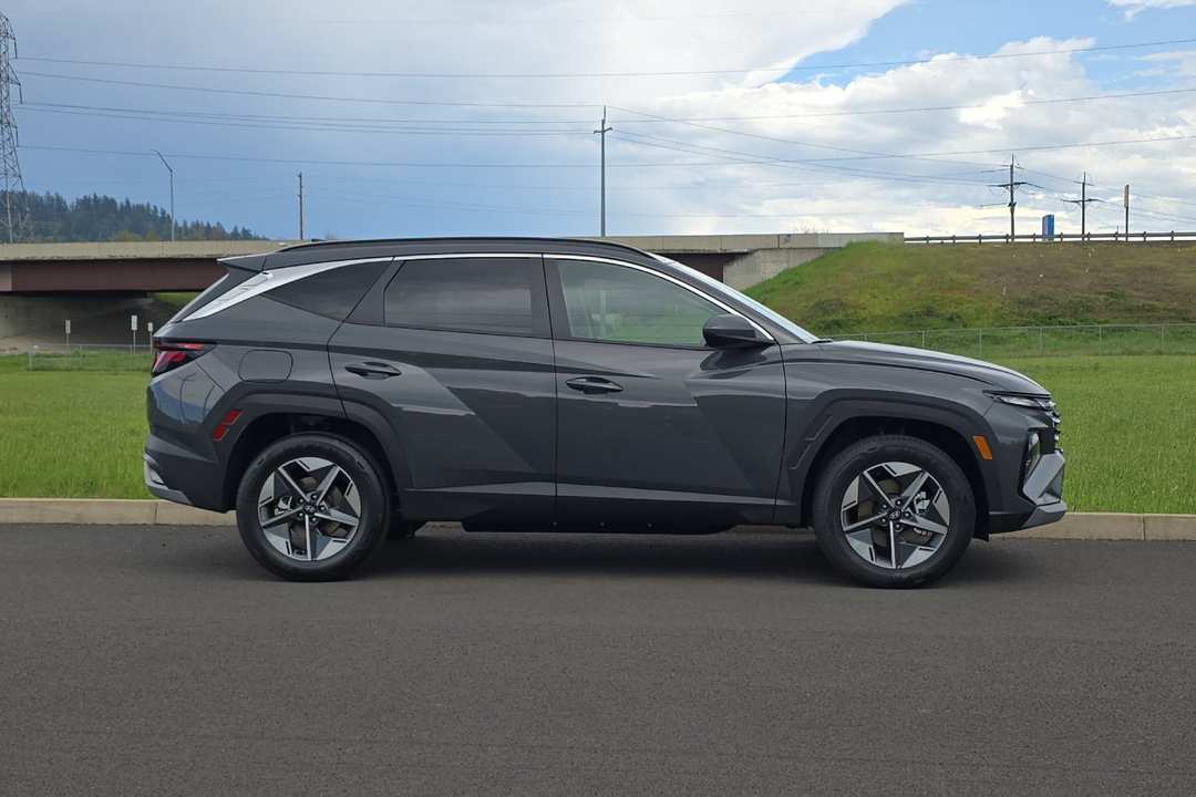 2026 Hyundai Tucson Plug-In Hybrid SEL - Image 2