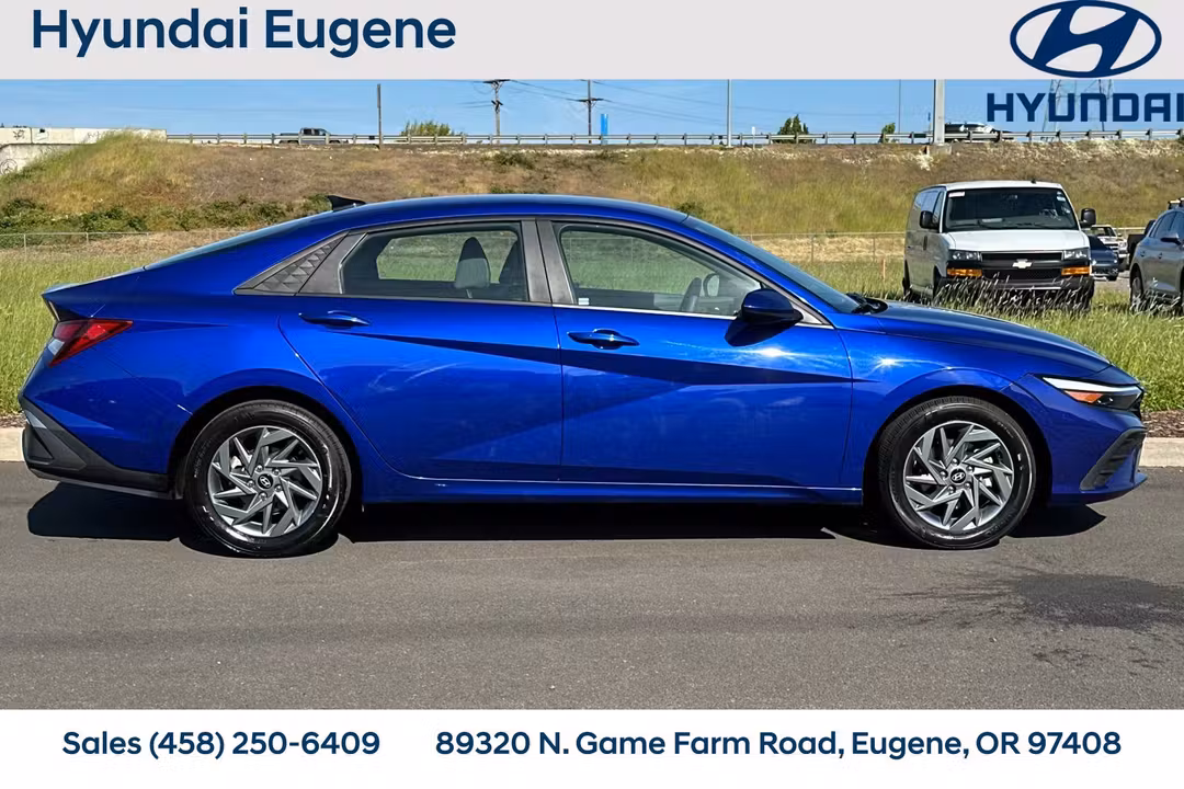 2024 Hyundai Elantra SEL - Image 2