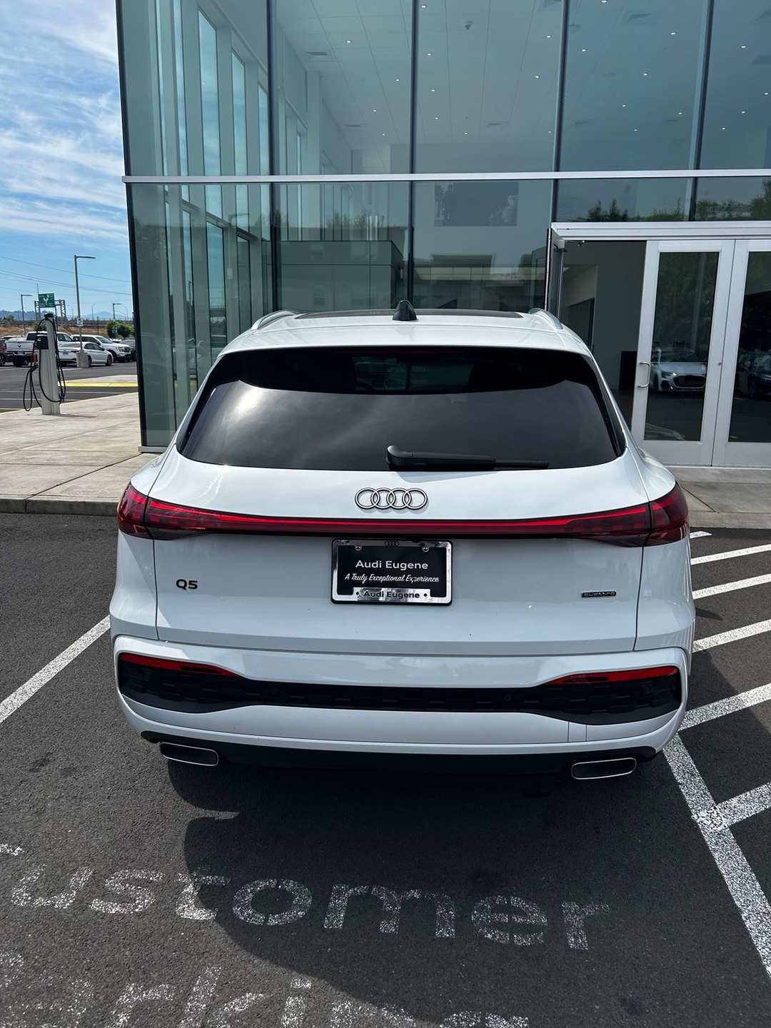 2025 Audi Q5 2.0T Premium - Image 2