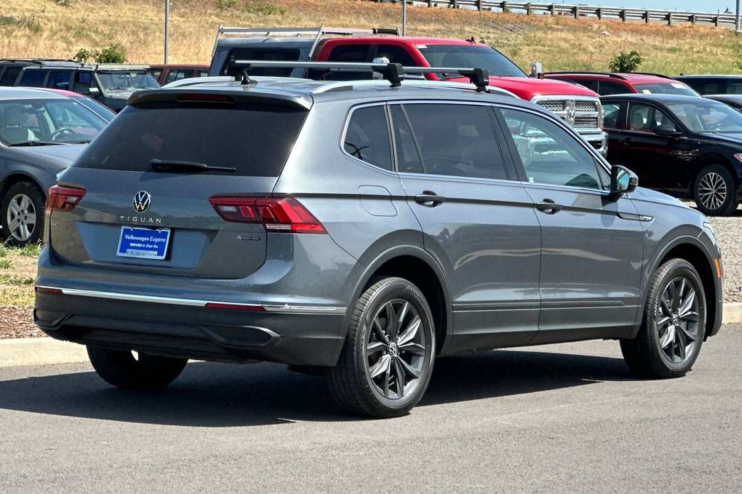 2022 Volkswagen Tiguan 2.0T SE - Image 3