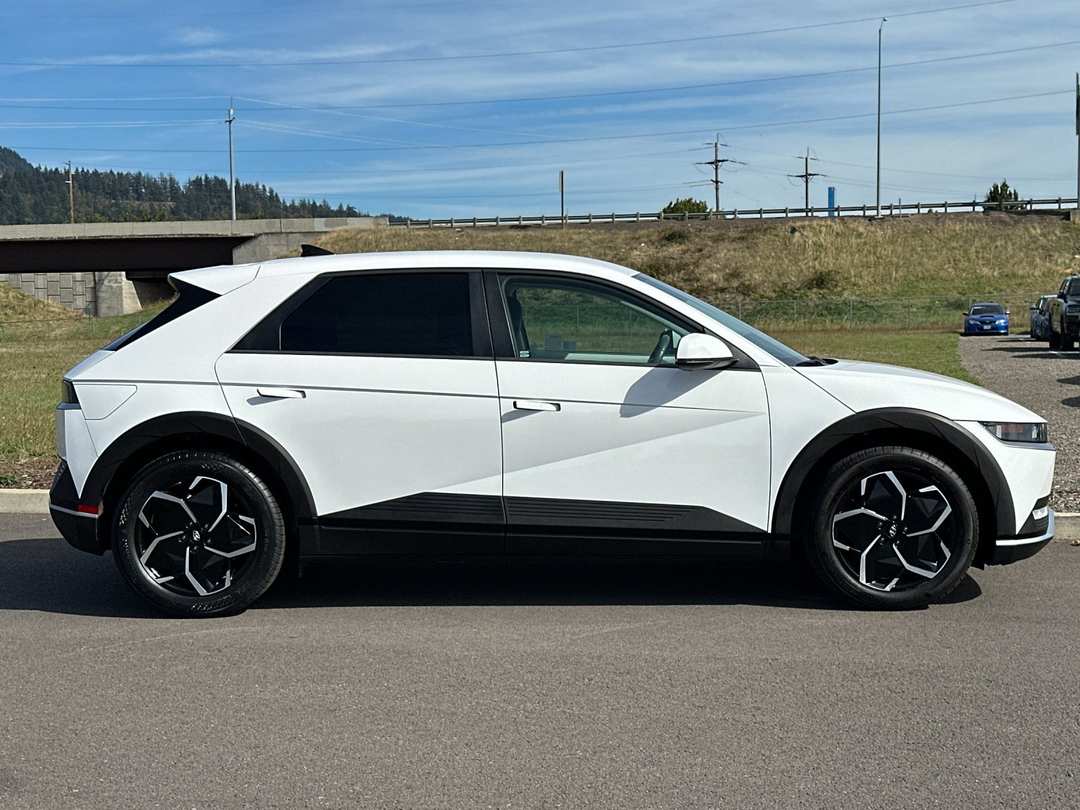 2024 Hyundai Ioniq 5 SEL - Image 2