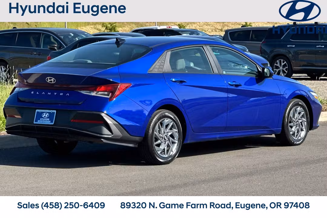 2024 Hyundai Elantra SEL - Image 3