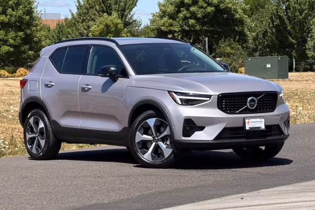 2026 Volvo Xc40 B5 Plus